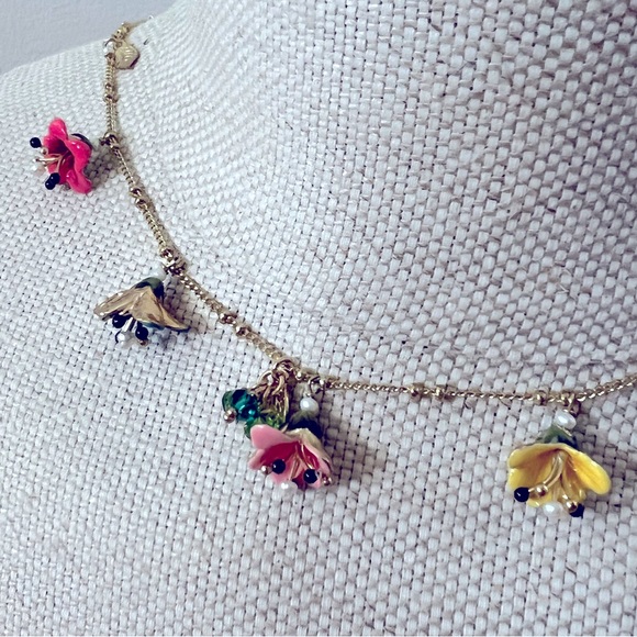 Les Nereides Paris floral necklace and earring set - Picture 4 of 5